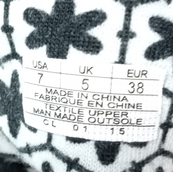 Sanuk Yoga Mat Sandals, white/black flower print, Women’s Size US 7 - Picture 10 of 10